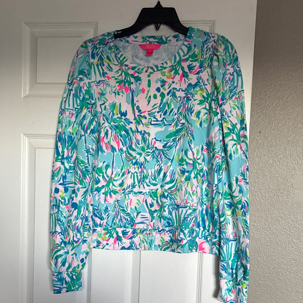 Lilly Pulitzer Jansen Sweatshirt in the Blue Ibiza Cabana Cocktail print size L
